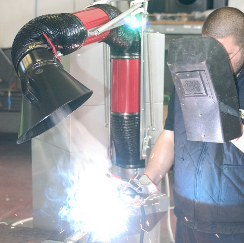 PULSATRON COMPACT™ MINI: depolveratore a cartucce compatto per polveri e fumi, ideale per spazi ridotti e alta efficienza nei processi industriali. filtro a cartucce pulsatron compact mini hf group